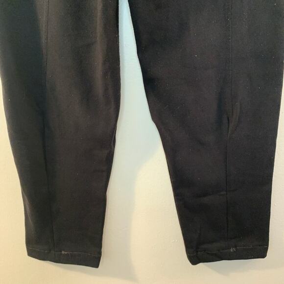 LULULEMON ATHLETICA Women’s Black Legging Capris / Size: 2 Tall - Picture 9 of 10
